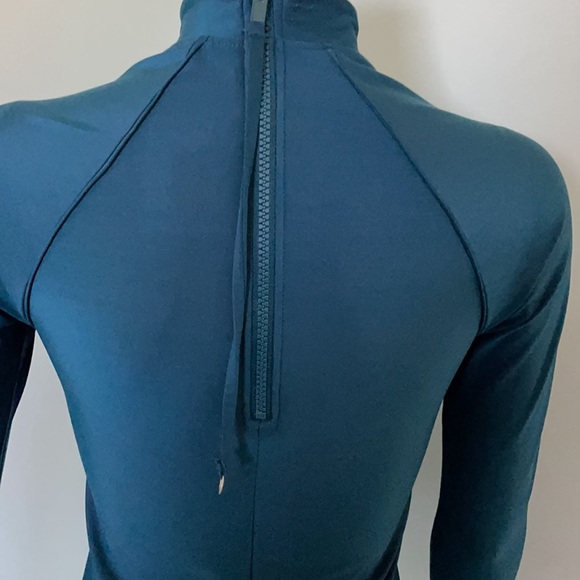 All in Motion Women Long Sleeve Teal Mock Neck Rashguard - Picture 6 of 7